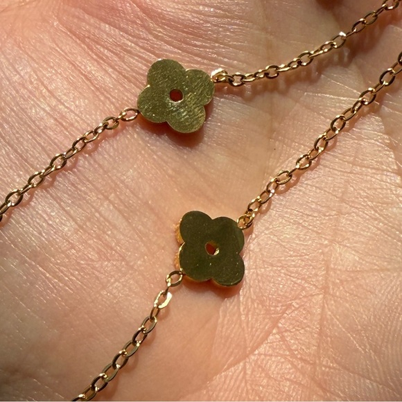 Alhambra 2PCS Gold Clover
Stainless Steel Necklace & Bracelet Set ✨ - Picture 17 of 17
